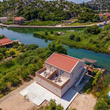 Apartmani Mostina Near River بلوتشي المظهر الخارجي الصورة