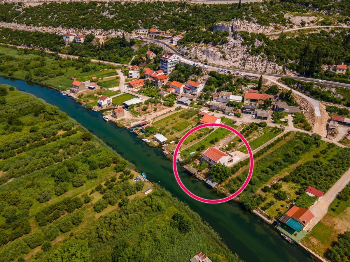 Apartmani Mostina Near River بلوتشي المظهر الخارجي الصورة