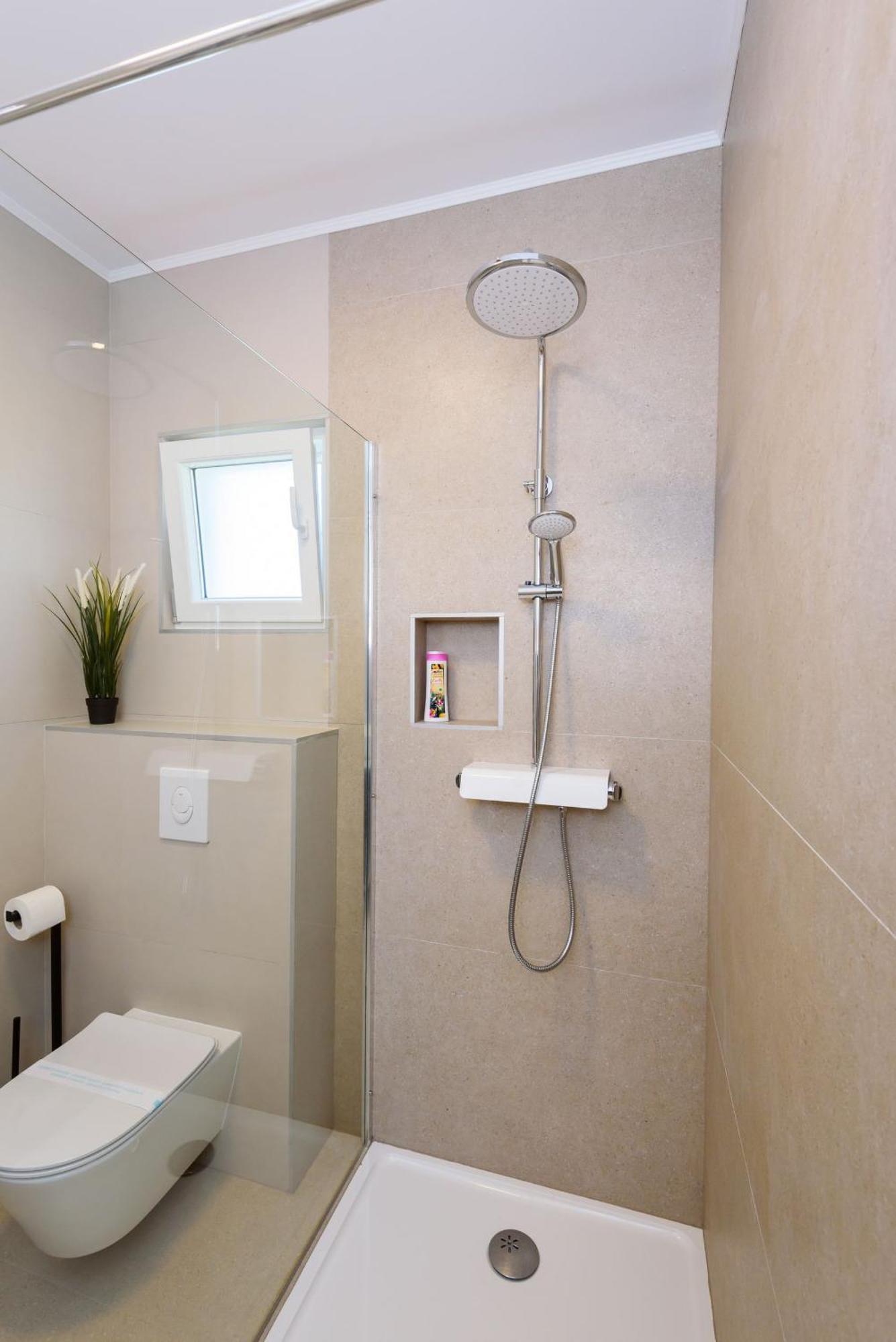 Apartmani Mostina Near River بلوتشي المظهر الخارجي الصورة