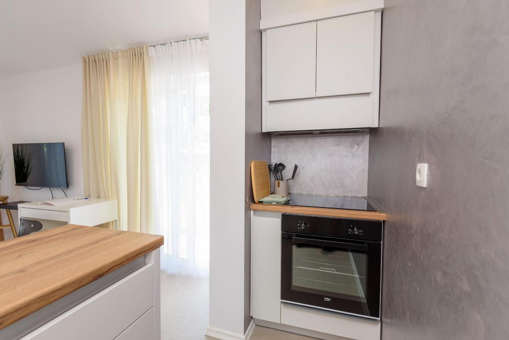 Apartmani Mostina Near River بلوتشي المظهر الخارجي الصورة